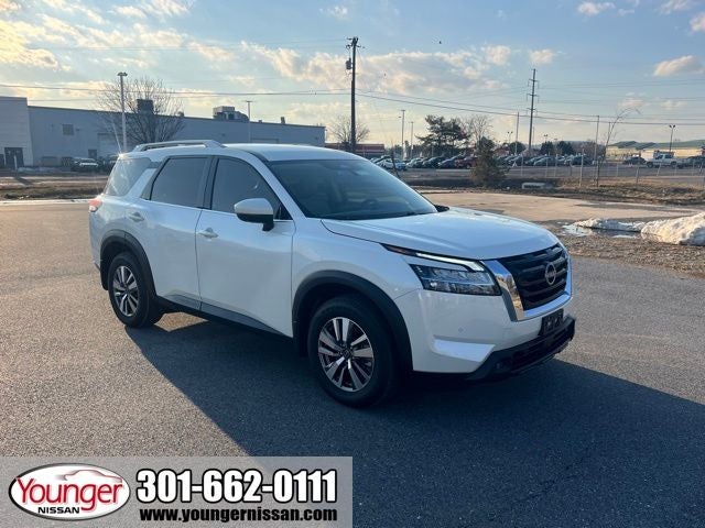 2022 Nissan Pathfinder SL