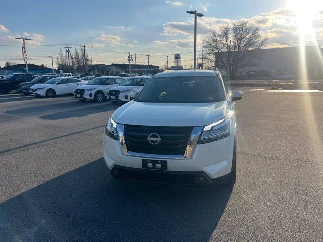 2022 Nissan Pathfinder SL