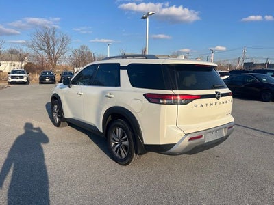 2022 Nissan Pathfinder SL