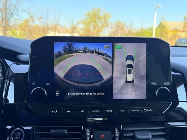 2023 Nissan Pathfinder SL