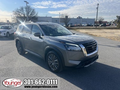 2023 Nissan Pathfinder SL