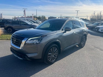 2023 Nissan Pathfinder SL