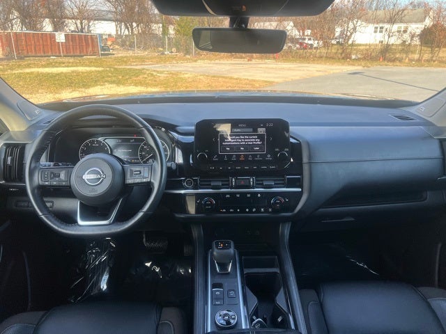 2023 Nissan Pathfinder SL