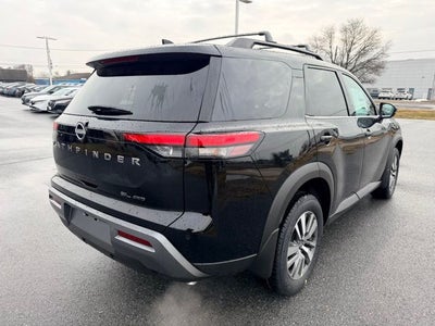 2026 Nissan Pathfinder SL