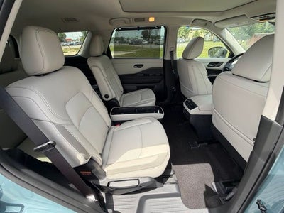 2026 Nissan Pathfinder SL PREMIUM PACKAGE