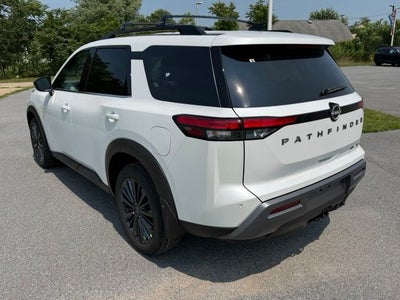 2026 Nissan Pathfinder SL