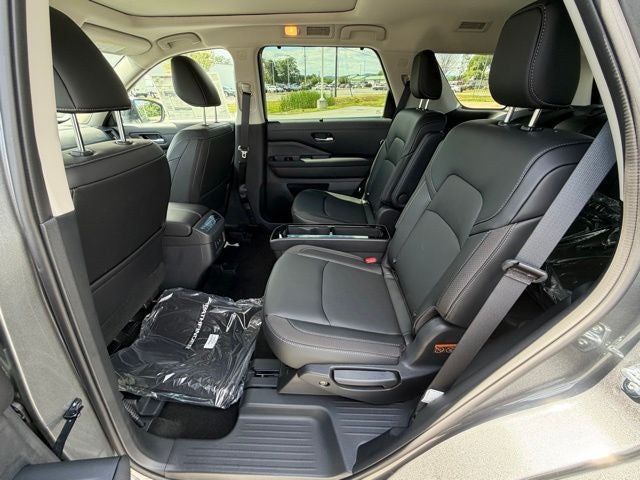 2026 Nissan Pathfinder SL PREMIUM PACKAGE