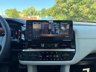 2026 Nissan Pathfinder SL