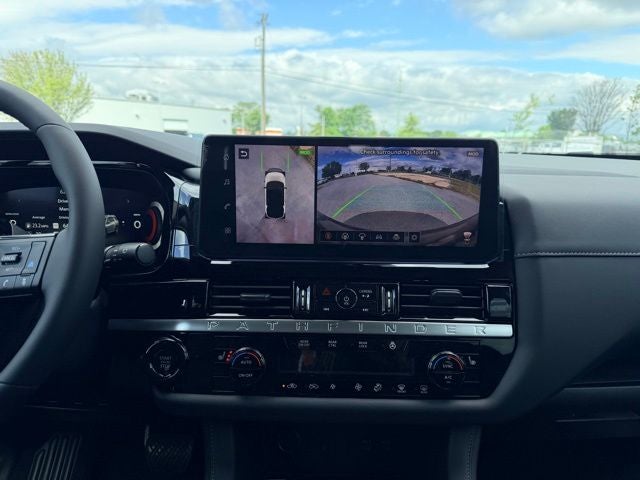 2026 Nissan Pathfinder SL PREMIUM PACKAGE