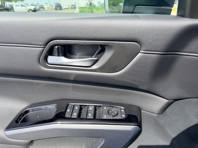 2026 Nissan Pathfinder SL PREMIUM PACKAGE