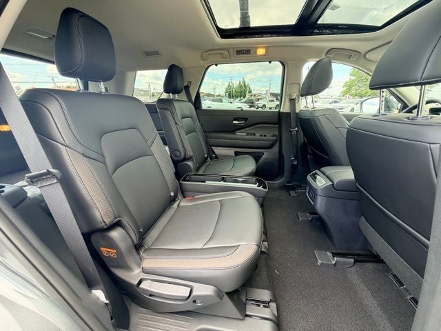 2026 Nissan Pathfinder SL PREMIUM PACKAGE