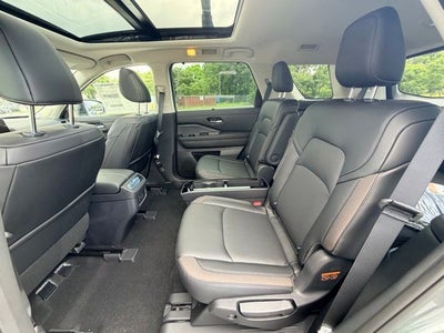 2026 Nissan Pathfinder SL PREMIUM PACKAGE