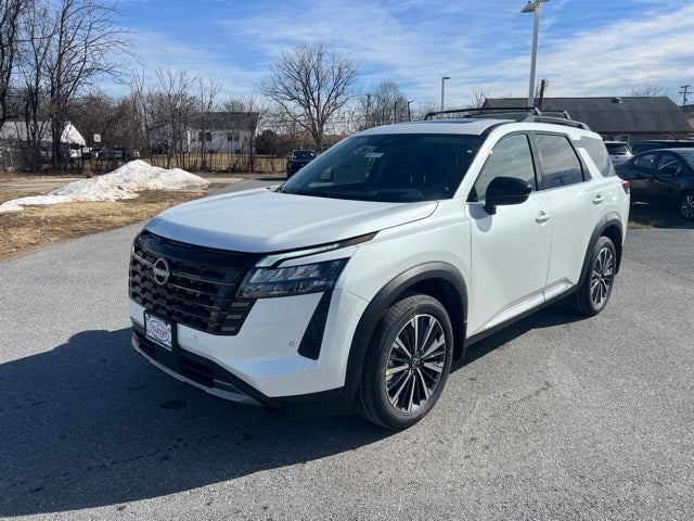 2026 Nissan Pathfinder Platinum CARGO PACKAGE