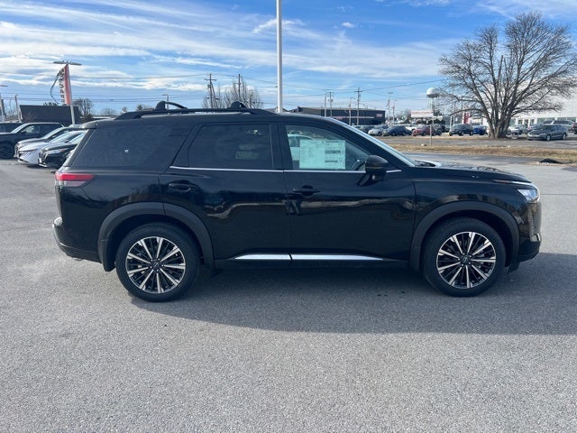 2026 Nissan Pathfinder Platinum CARGO PACKAGE