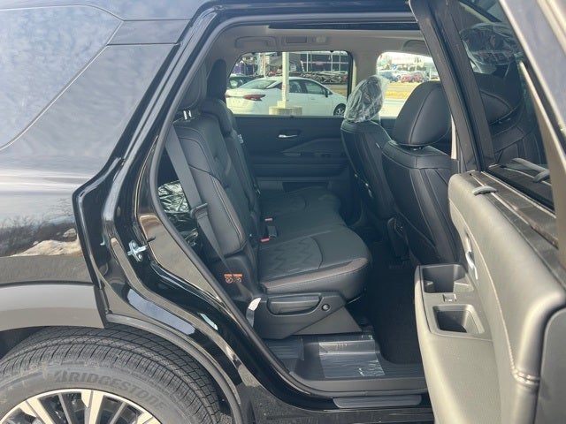 2026 Nissan Pathfinder Platinum CARGO PACKAGE