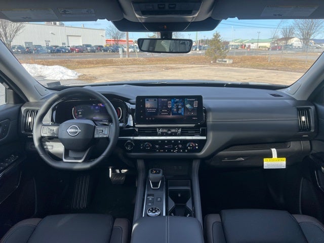 2026 Nissan Pathfinder Platinum CARGO PACKAGE