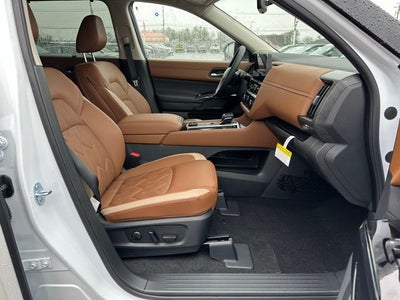 2026 Nissan Pathfinder Platinum CARGO PACKAGE