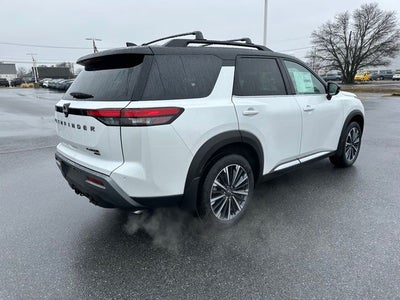 2026 Nissan Pathfinder Platinum CARGO PACKAGE