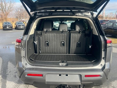 2026 Nissan Pathfinder Platinum CARGO PACKAGE