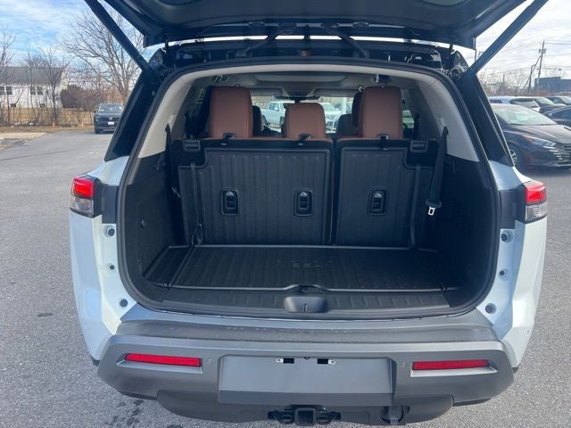 2026 Nissan Pathfinder Platinum CARGO PACKAGE