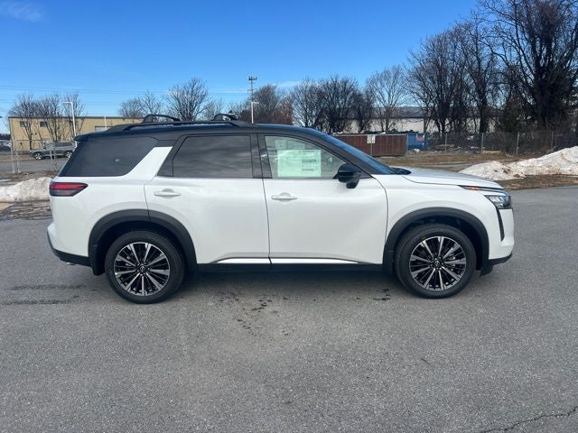 2026 Nissan Pathfinder Platinum CARGO PACKAGE