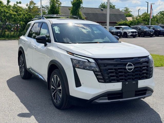 2026 Nissan Pathfinder Platinum CARGO PACKAGE