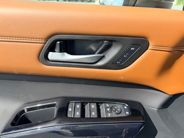 2026 Nissan Pathfinder Platinum CARGO PACKAGE