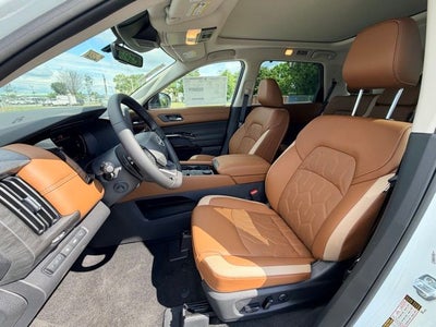 2026 Nissan Pathfinder Platinum CARGO PACKAGE