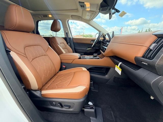 2026 Nissan Pathfinder Platinum CARGO PACKAGE