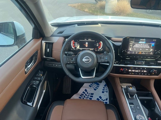 2025 Nissan Pathfinder Platinum CARGO PACKAGE