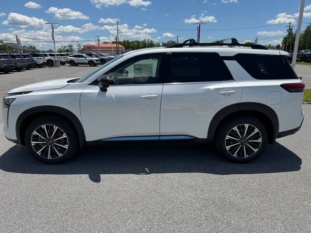 2026 Nissan Pathfinder Platinum CARGO, ACCENT PACKAGE