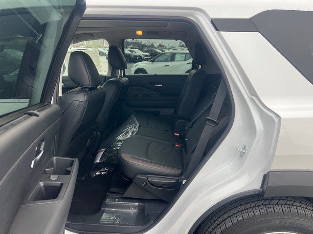 2025 Nissan Pathfinder Platinum BLACK APPEARANCE, CARGO PACKAGE