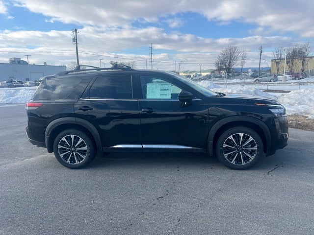 2026 Nissan Pathfinder Platinum CARGO PACKAGE