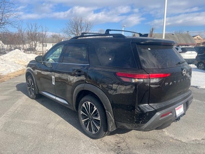 2026 Nissan Pathfinder Platinum CARGO PACKAGE