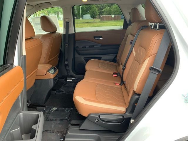 2026 Nissan Pathfinder Platinum CARGO PACKAGE