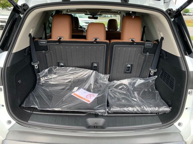 2026 Nissan Pathfinder Platinum CARGO PACKAGE