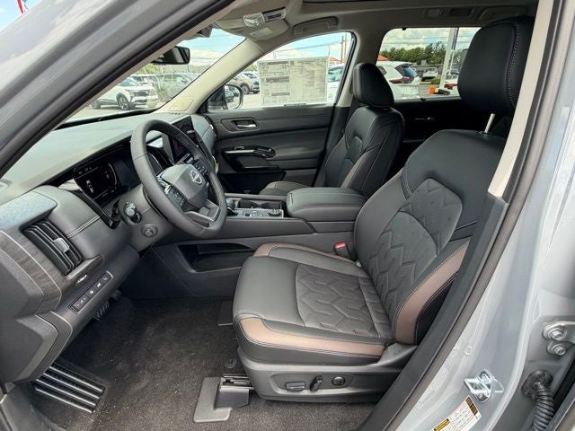 2026 Nissan Pathfinder Platinum CARGO PACKAGE