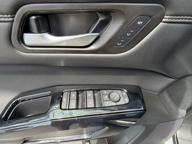 2026 Nissan Pathfinder Platinum CARGO PACKAGE