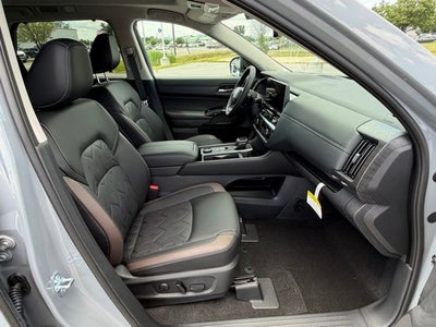 2026 Nissan Pathfinder Platinum CARGO PACKAGE