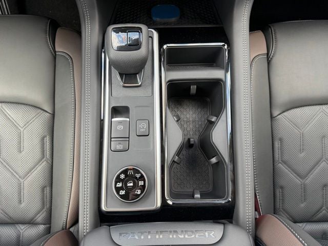 2026 Nissan Pathfinder Platinum CARGO PACKAGE