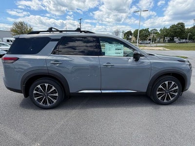 2026 Nissan Pathfinder Platinum CARGO PACKAGE