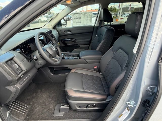 2026 Nissan Pathfinder Platinum CARGO PACKAGE