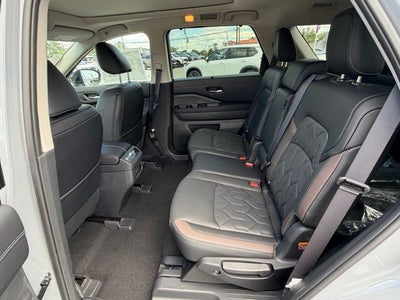 2026 Nissan Pathfinder Platinum CARGO PACKAGE