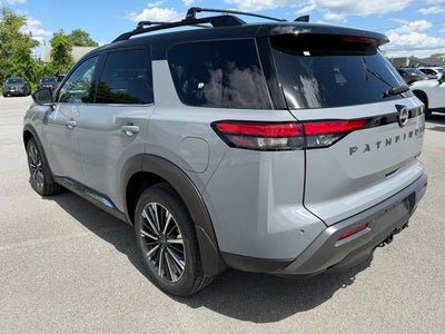 2026 Nissan Pathfinder Platinum CARGO PACKAGE
