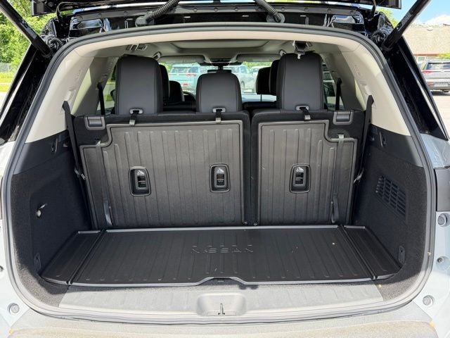 2026 Nissan Pathfinder Platinum CARGO PACKAGE