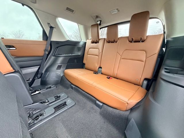 2026 Nissan Pathfinder Platinum CARGO PACKAGE