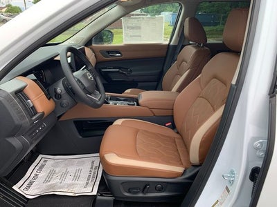 2026 Nissan Pathfinder Platinum CARGO PACKAGE