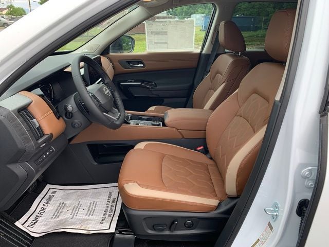 2026 Nissan Pathfinder Platinum CARGO PACKAGE