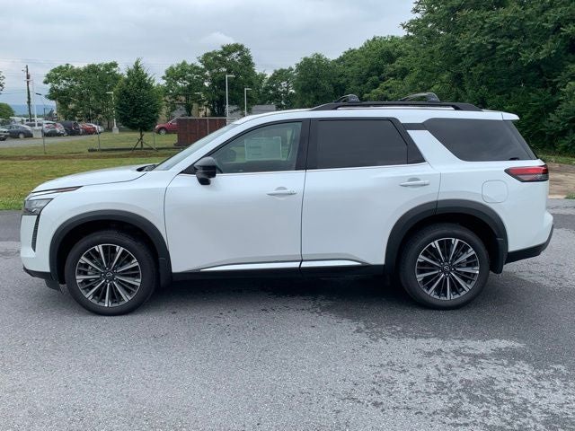 2026 Nissan Pathfinder Platinum CARGO PACKAGE