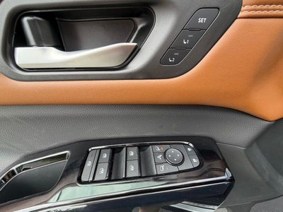 2026 Nissan Pathfinder Platinum CARGO, CAPTAIN CHAIRS PACKAGE